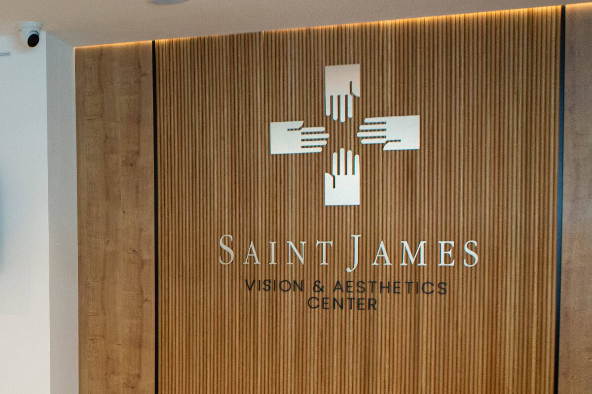 saintjames-mood-felirat-cropped